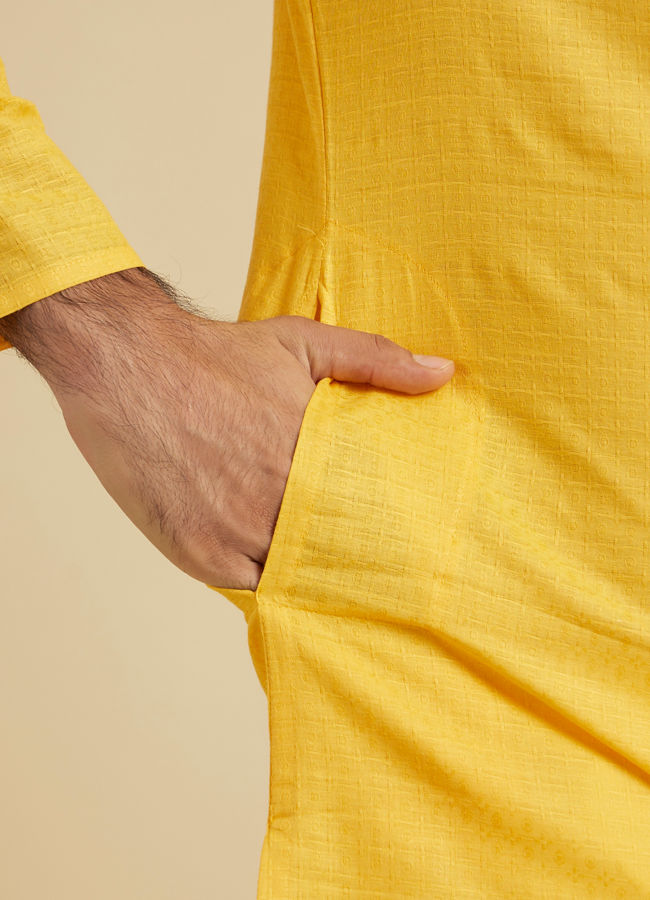 Manyavar Men Yellow Self Design Kurta Pajama image number 3