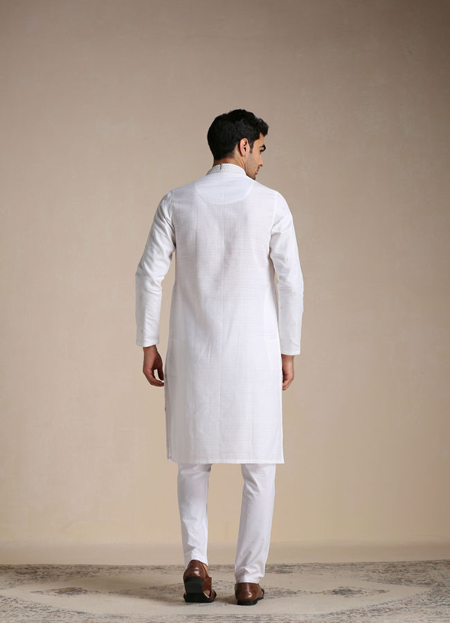 Manyavar Men Off-white Self Motif Kurta Set image number 4