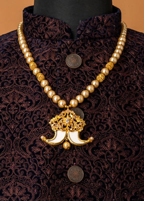 Manyavar Men Beige Layered Mala Necklace with Pearl