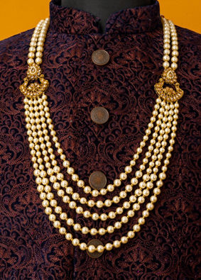 Manyavar Men Elegant Warm White Mala