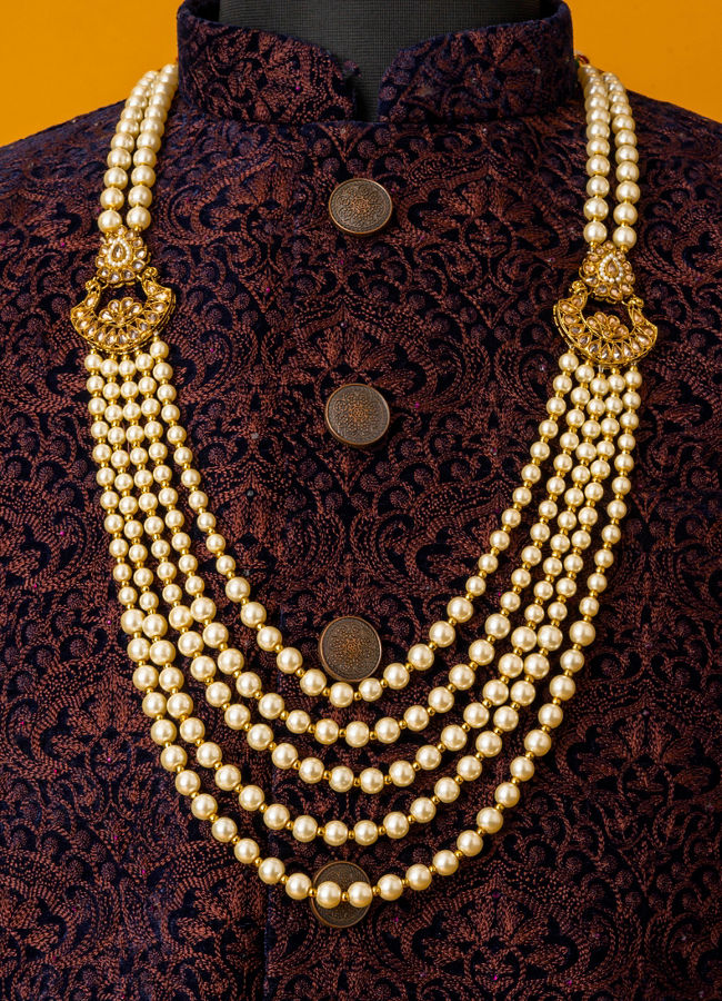 Manyavar Men Elegant Warm White Mala