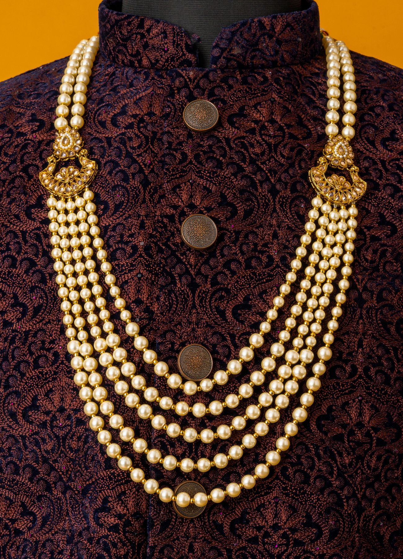 Manyavar Men Elegant Warm White Mala