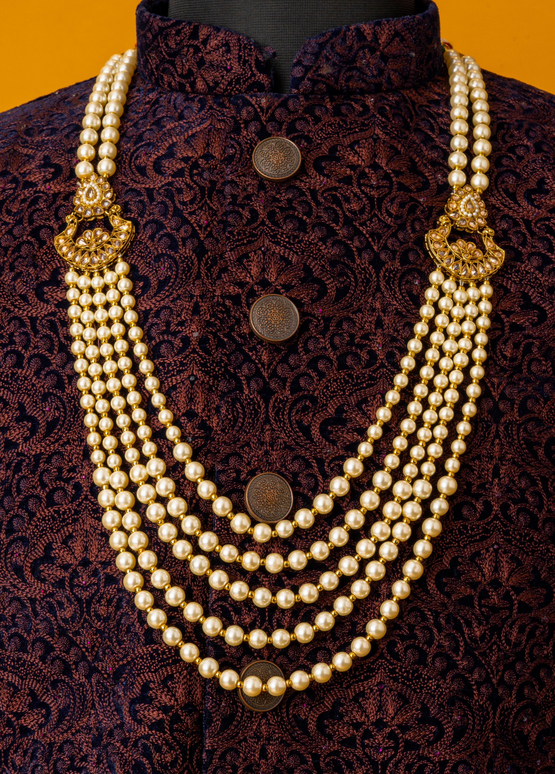 Manyavar Men Elegant Warm White Mala