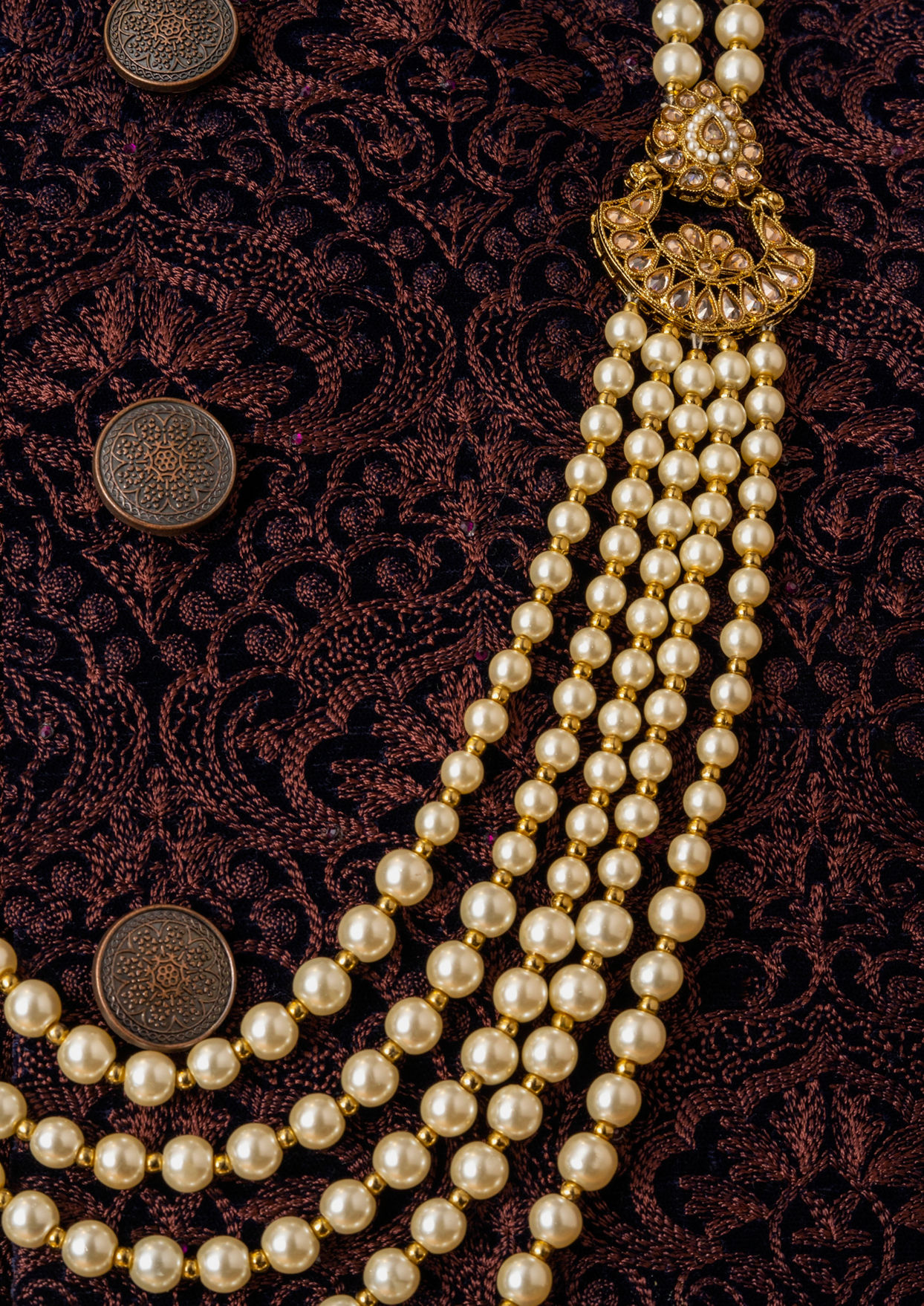 Manyavar Men Elegant Warm White Mala
