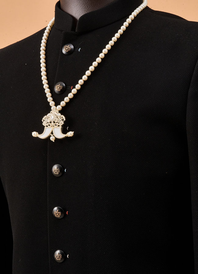 Manyavar Men Luxurious Cream Royal Mala