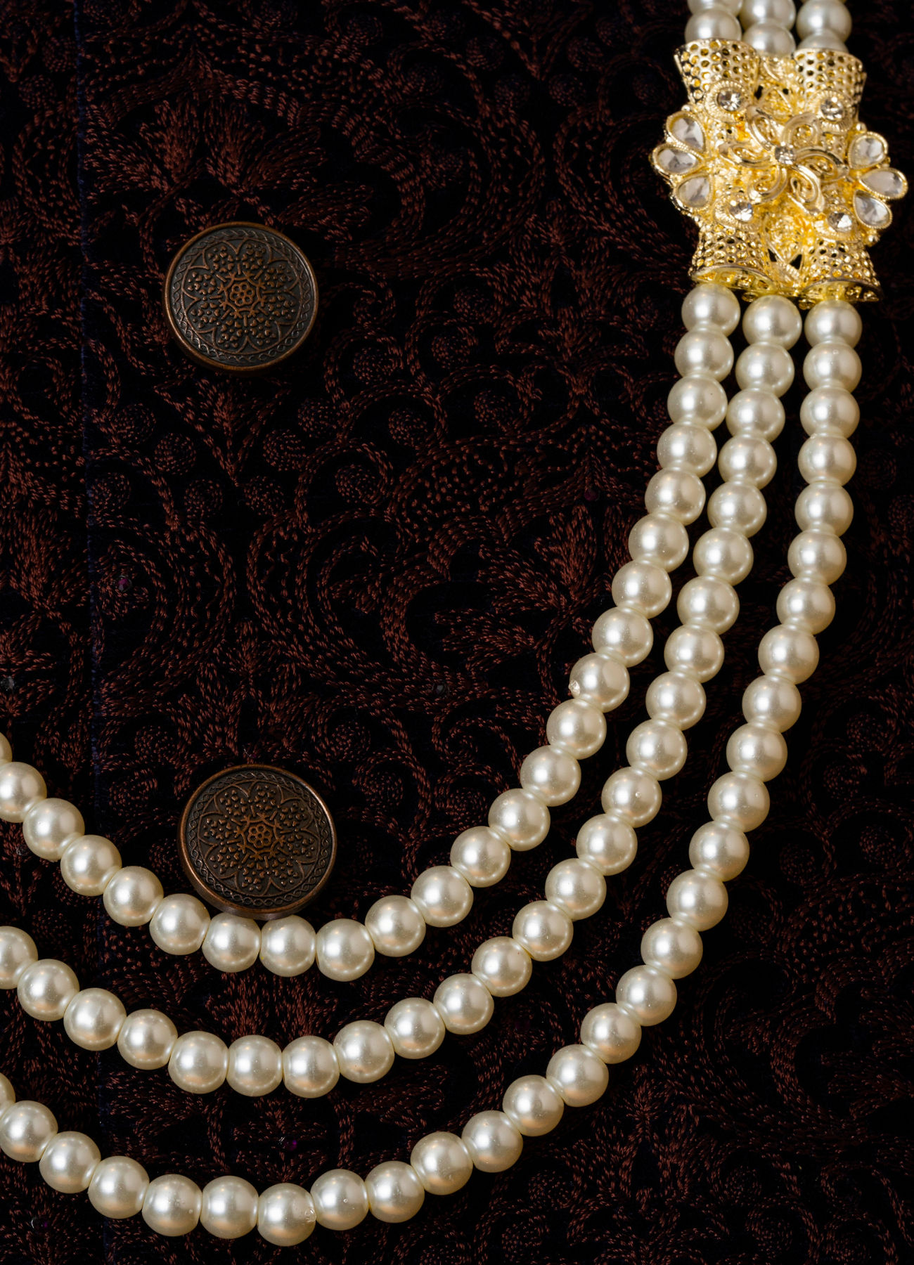 Manyavar Men Opulent Cream Mala