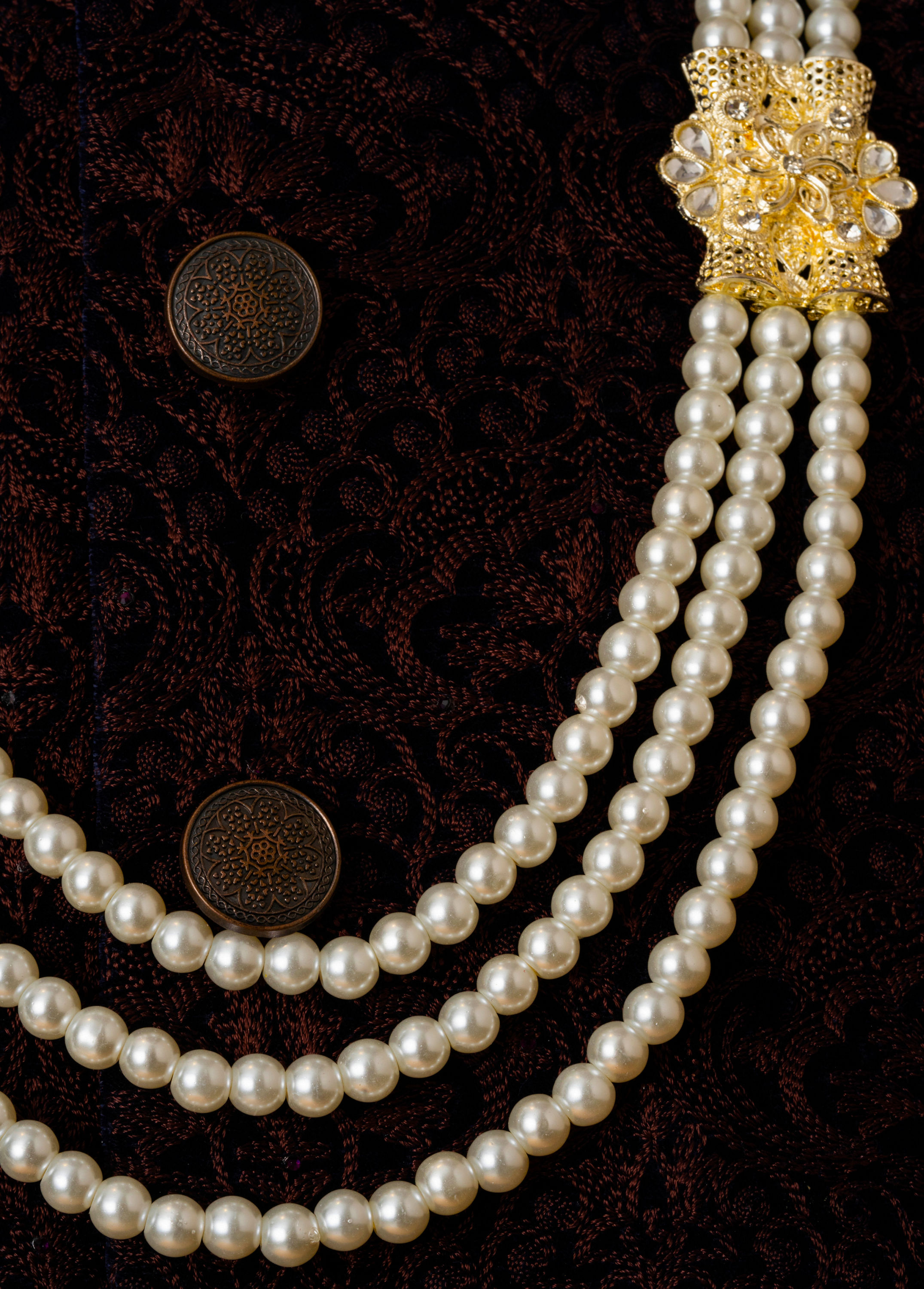 Manyavar Men Opulent Cream Mala