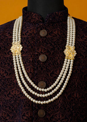 Manyavar Men Opulent Cream Mala