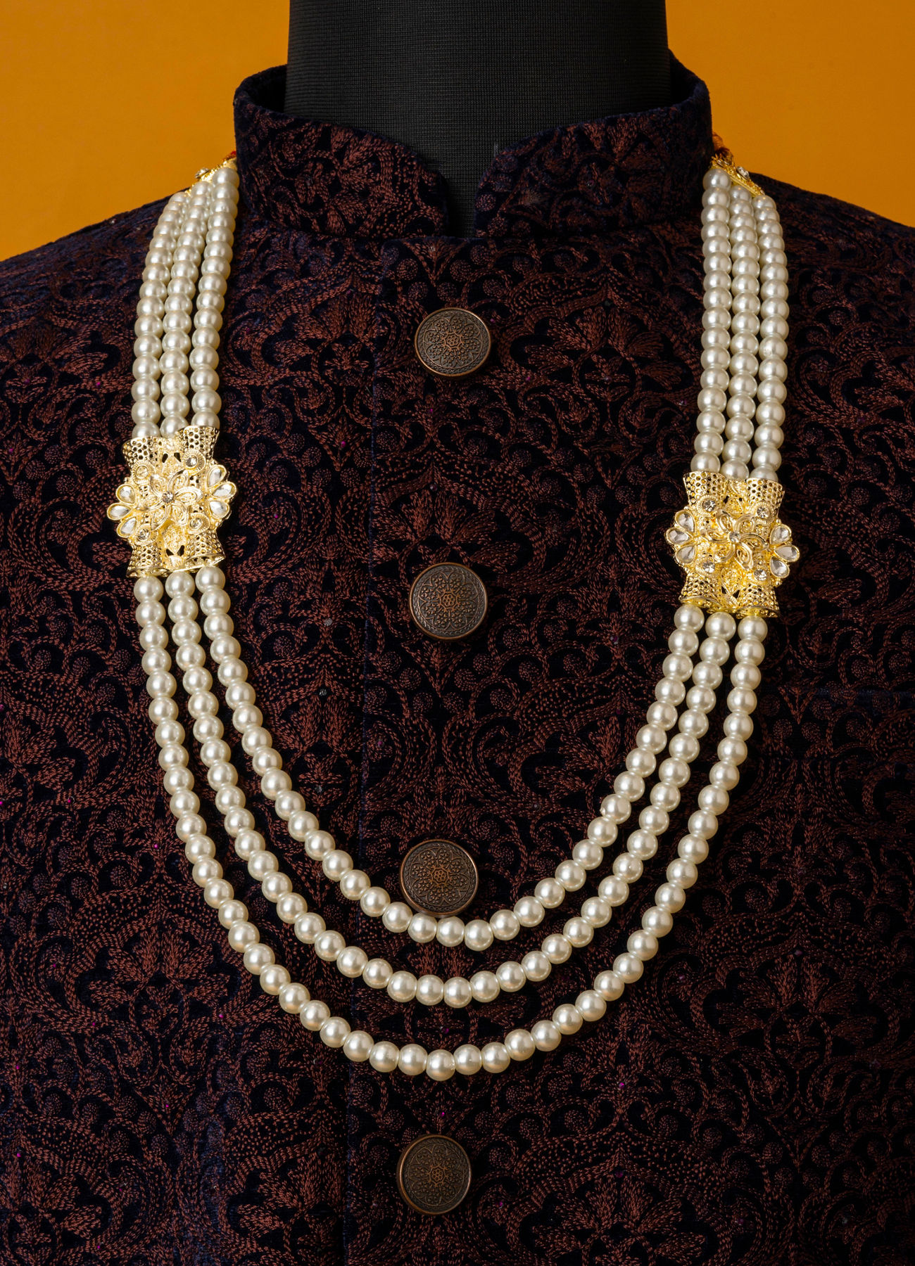 Manyavar Men Opulent Cream Mala