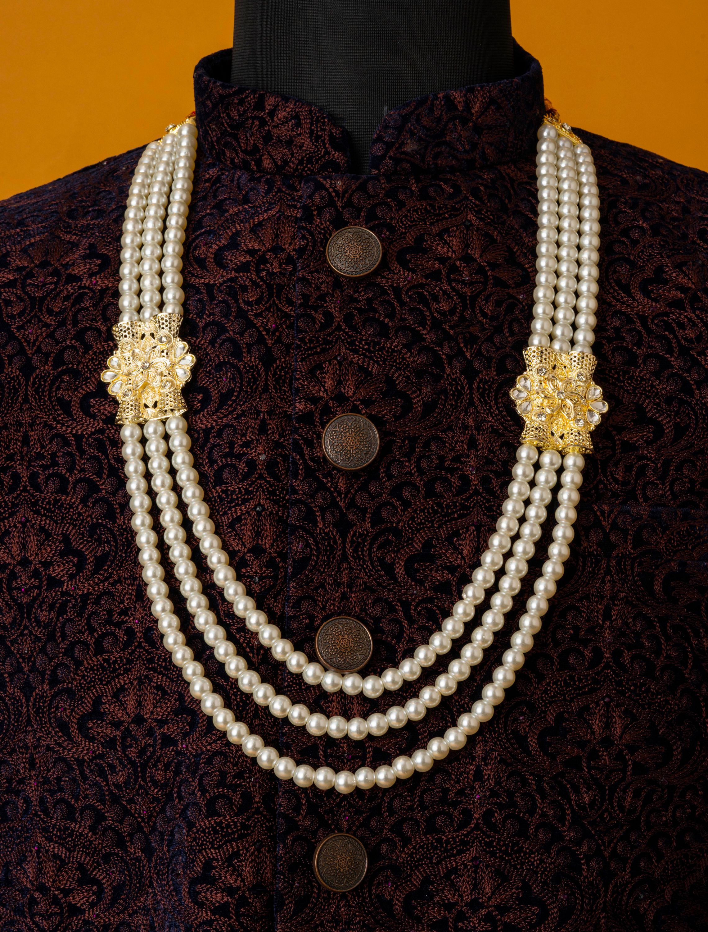 Manyavar Men Opulent Cream Mala
