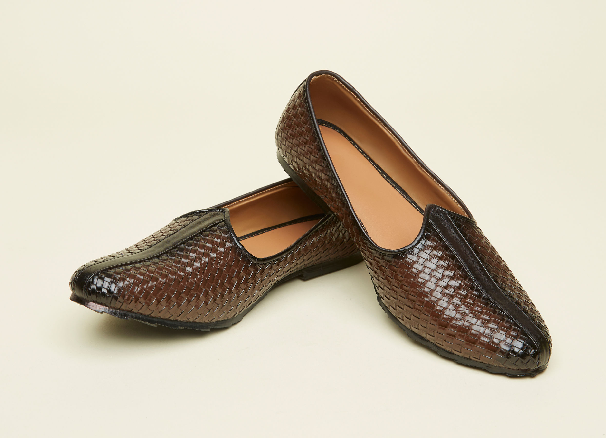 Twamev Men Classic Brown Juti