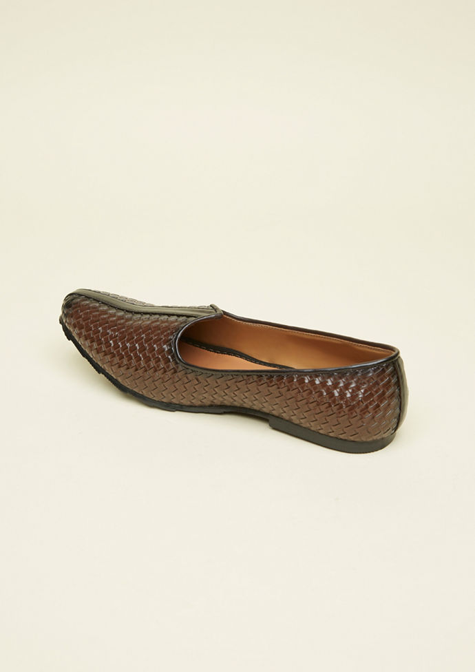 alt message - Twamev Men Classic Brown Juti image number 5