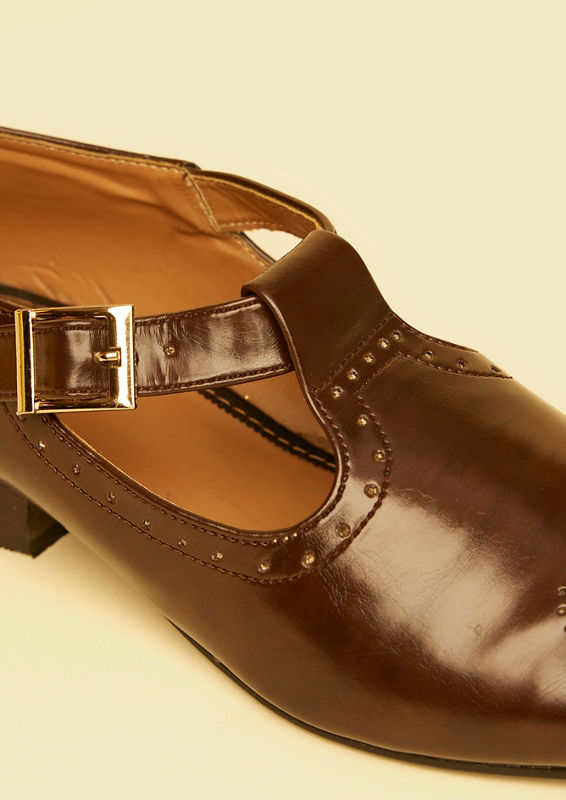 Twamev Men Elegant Brown Jooti