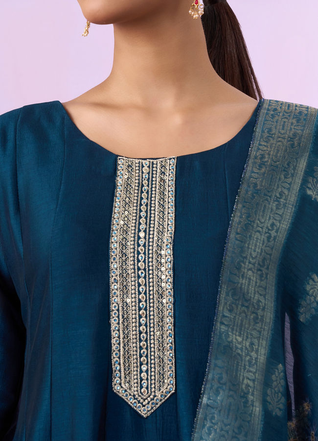 Mohey Women Tantalizing Teal Blue Anarkali Suit