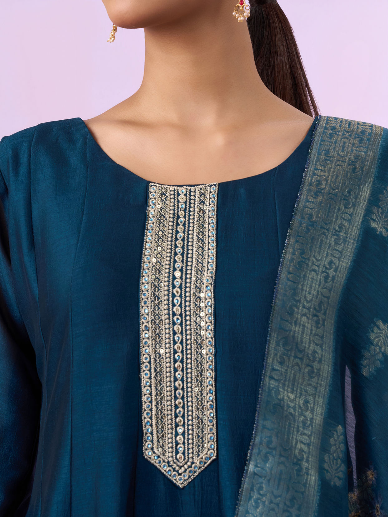 Mohey Women Tantalizing Teal Blue Anarkali Suit