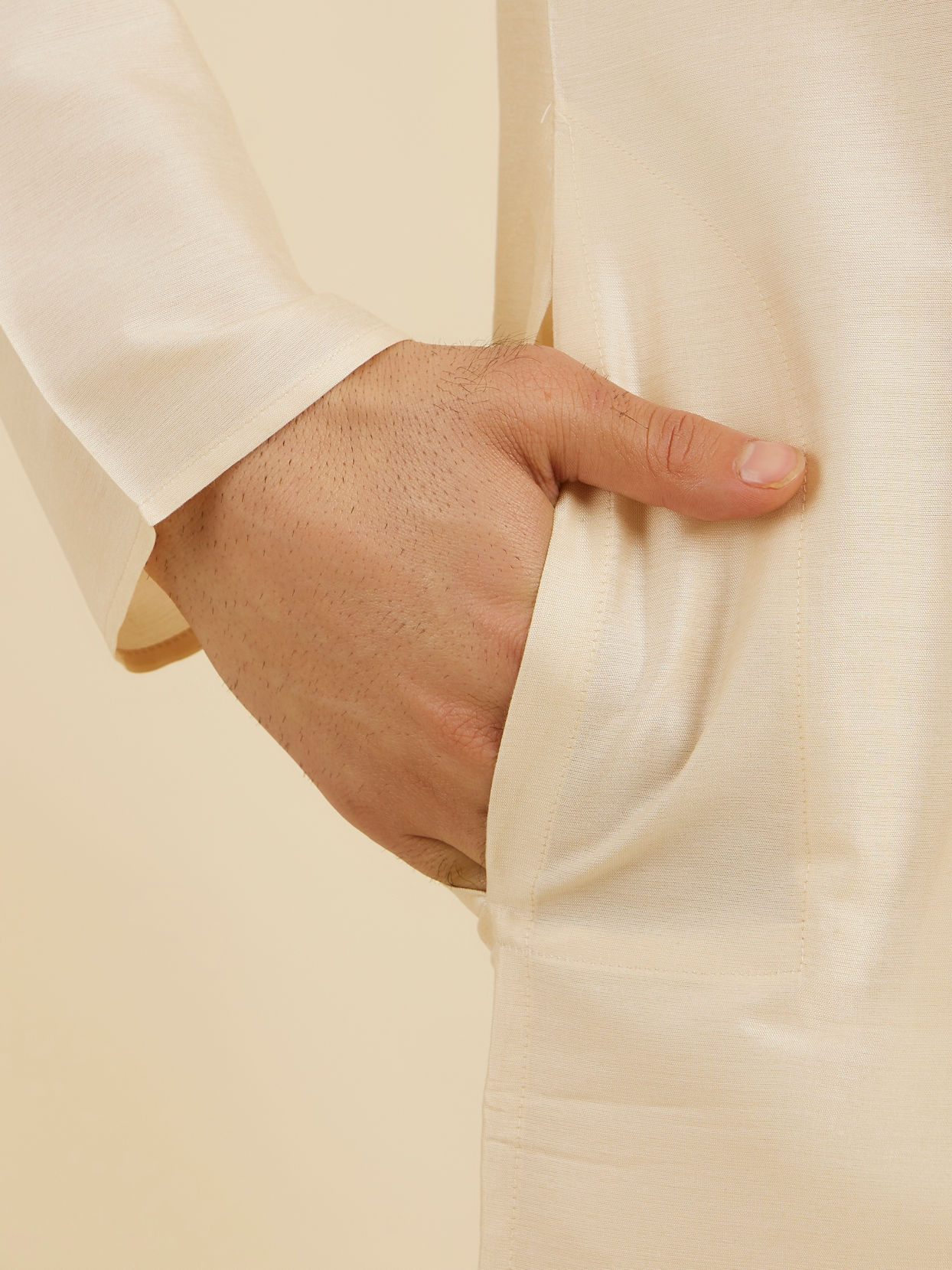 Manyavar Men Pearl White Solid Kurta