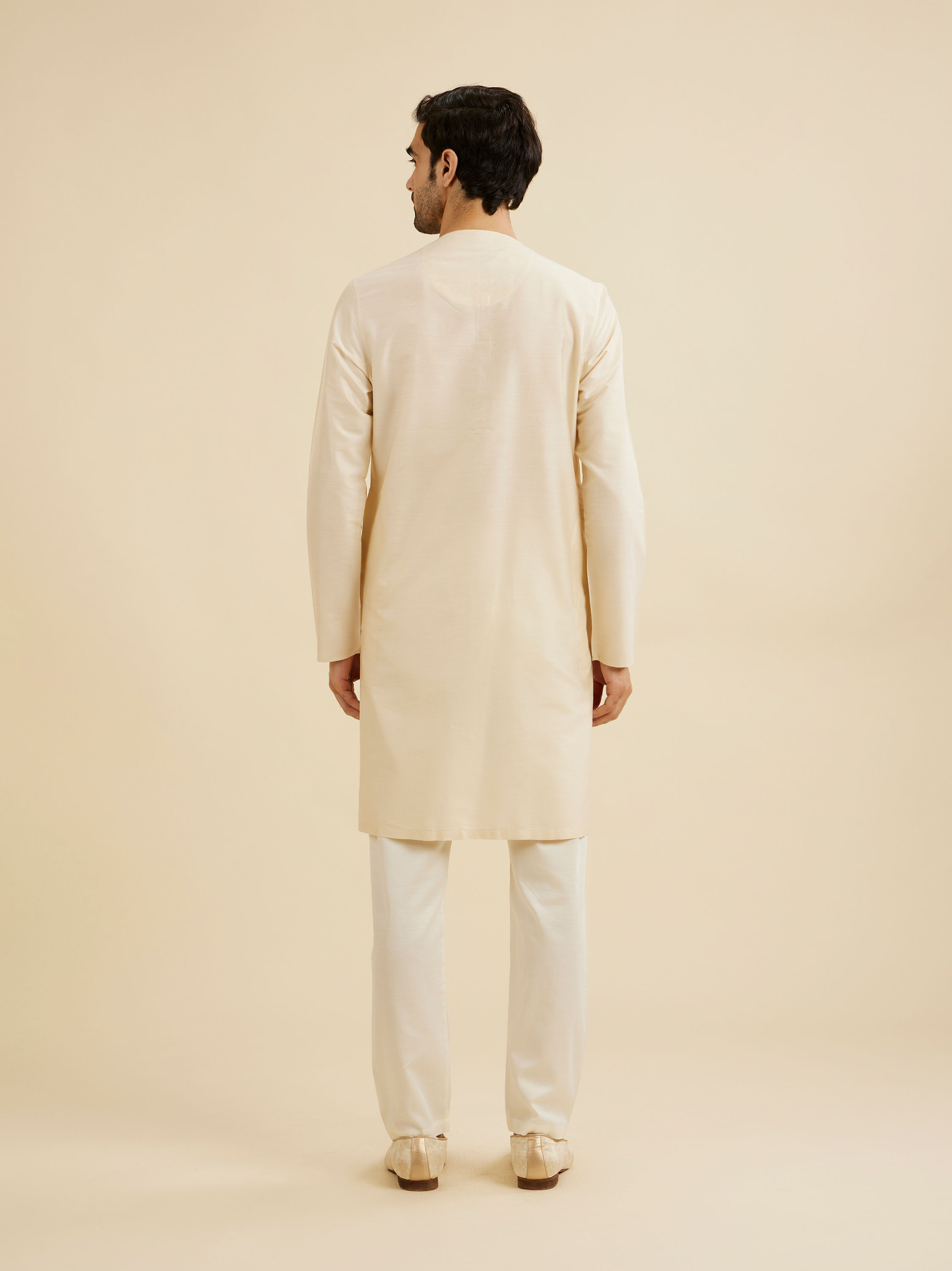 Manyavar Men Pearl White Solid Kurta