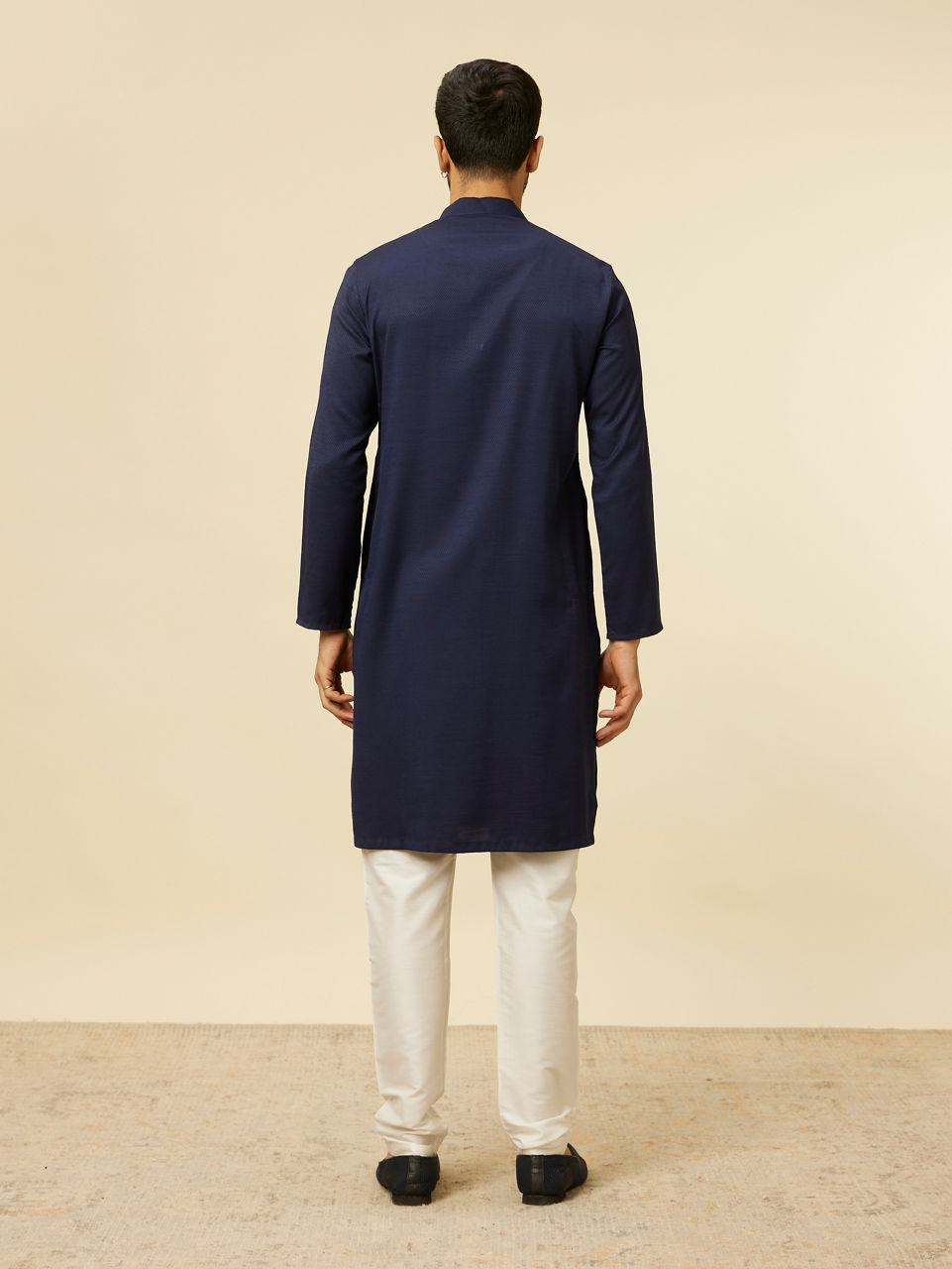 Manyavar Men Blue Jacquard Plain Design Kurta