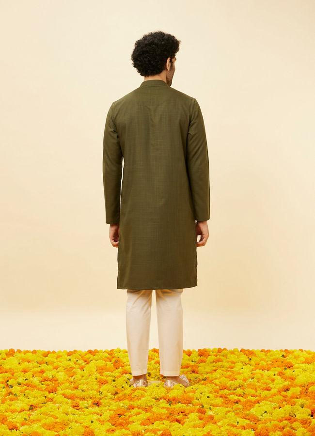 alt message - Manyavar Men Forest Green Classic Bandhgala Kurta image number 4