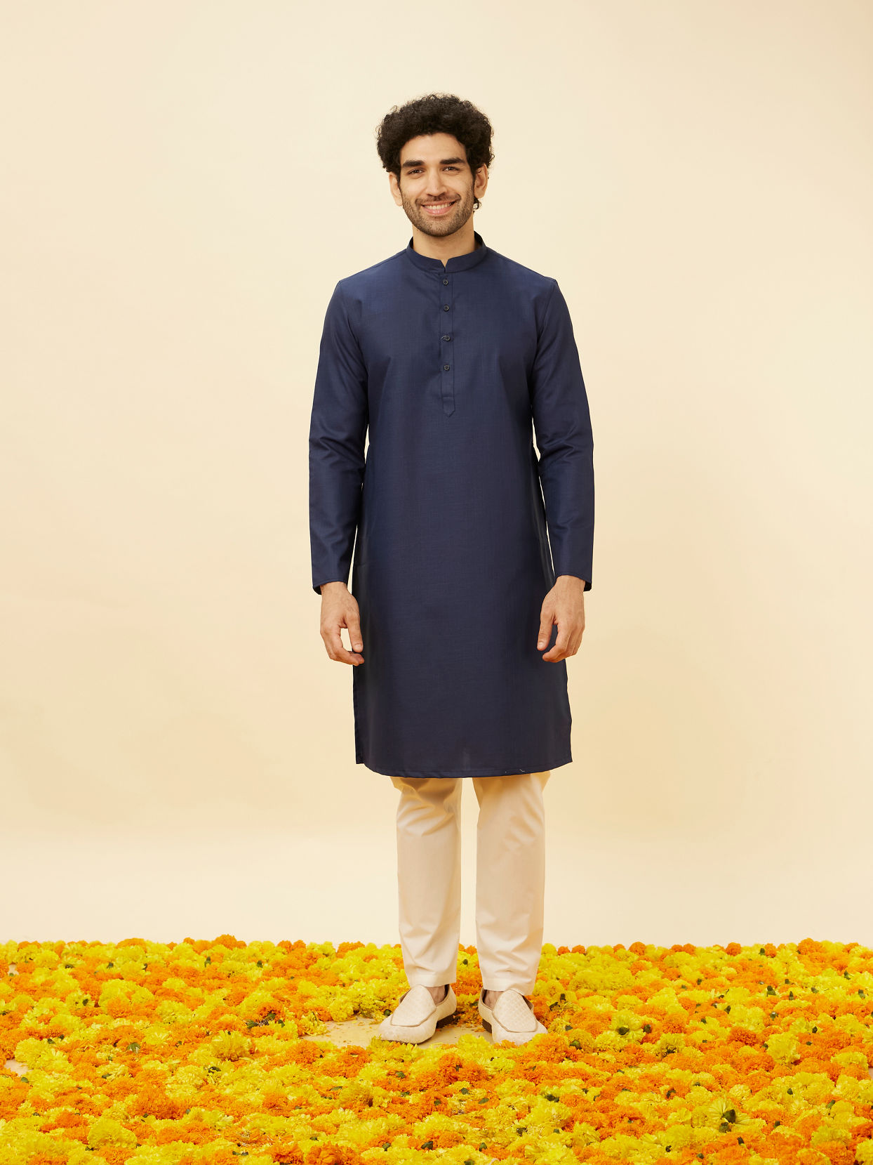 alt message - Manyavar Men Royal Blue Classic Bandhgala Kurta image number 2