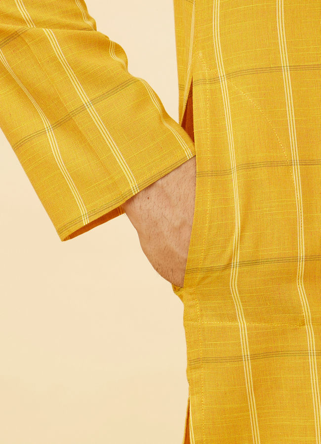 alt message - Manyavar Men Canary Yellow Windowpane Checkered Kurta image number 3