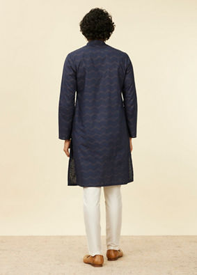 alt message - Manyavar Men Dark Blue Wave Print Kurta image number 4