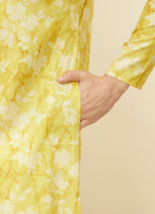 alt message - Manyavar Men Corn Yellow Floral Printed Kurta image number 3