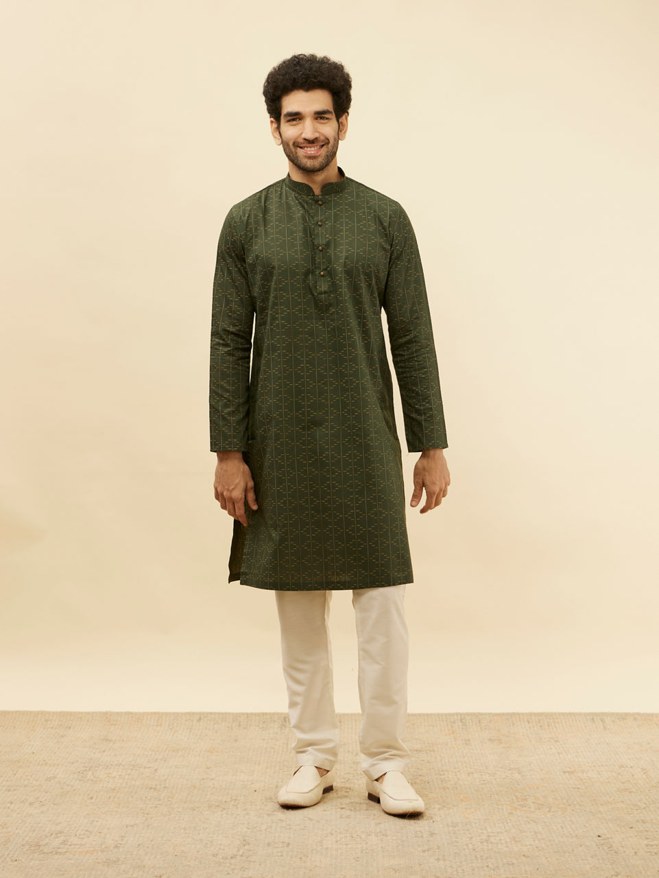 Manyavar Men Dark Green Linear Printed Kurta