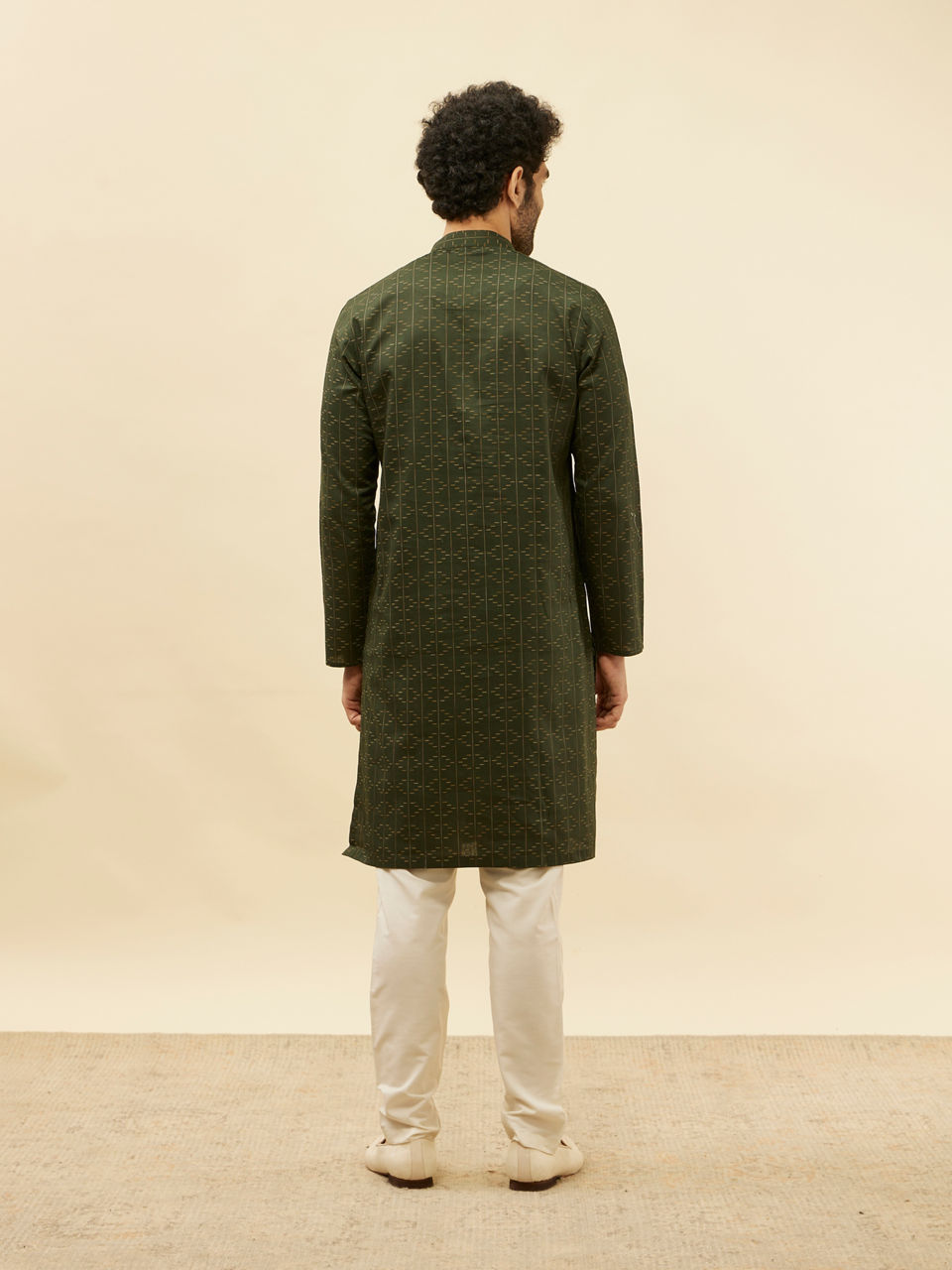 Manyavar Men Dark Green Linear Printed Kurta