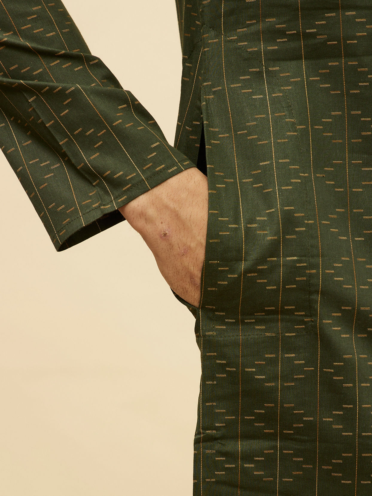 Manyavar Men Dark Green Linear Printed Kurta