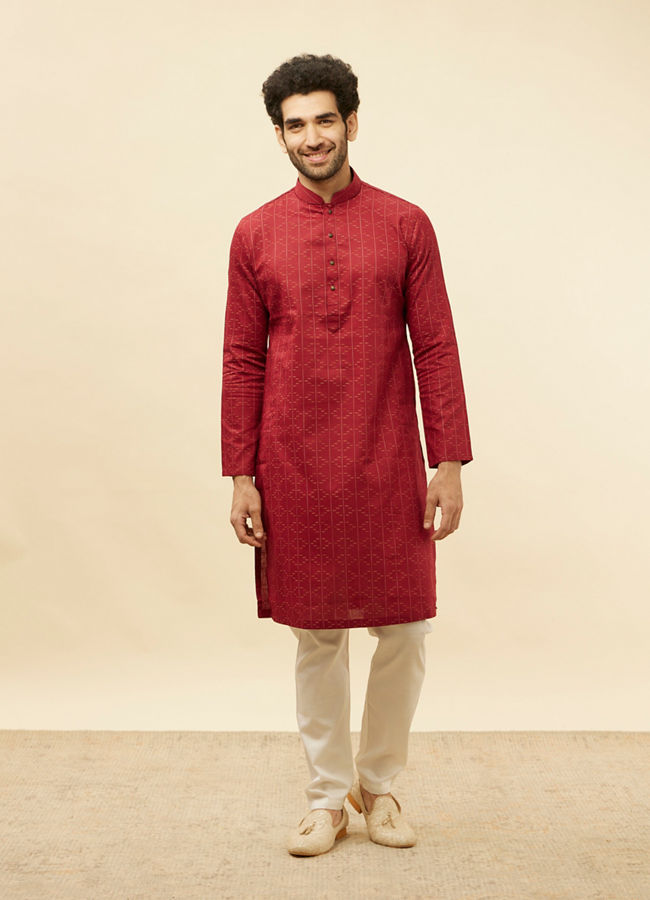 alt message - Manyavar Men Maroon Linear Printed Kurta image number 2