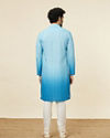 alt message - Manyavar Men Azure Blue Trellis Patterned Ombre Dyed Kurta image number 4