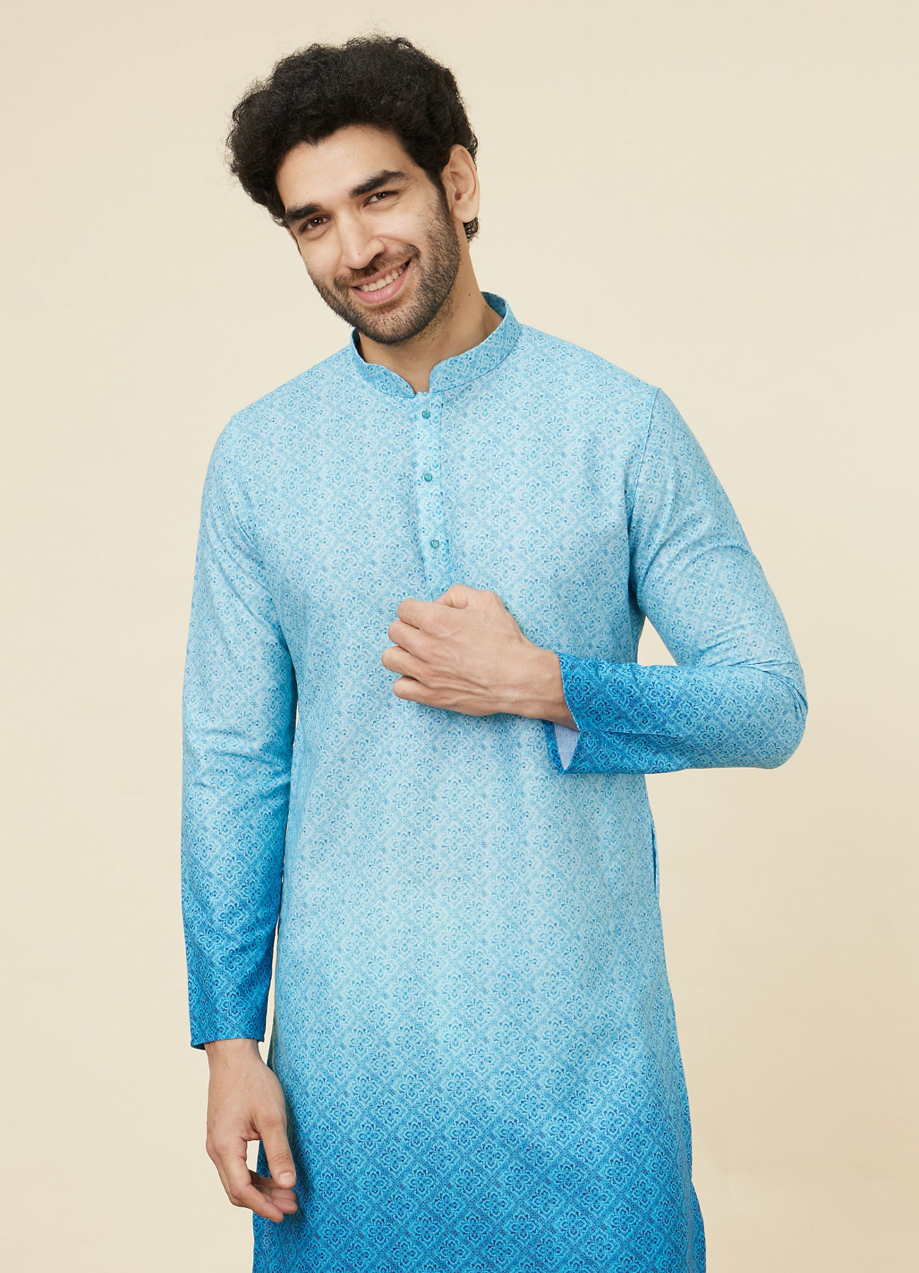 Manyavar Men Azure Blue Trellis Patterned Ombre Dyed Kurta