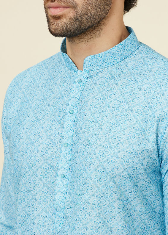 Manyavar Men Azure Blue Trellis Patterned Ombre Dyed Kurta