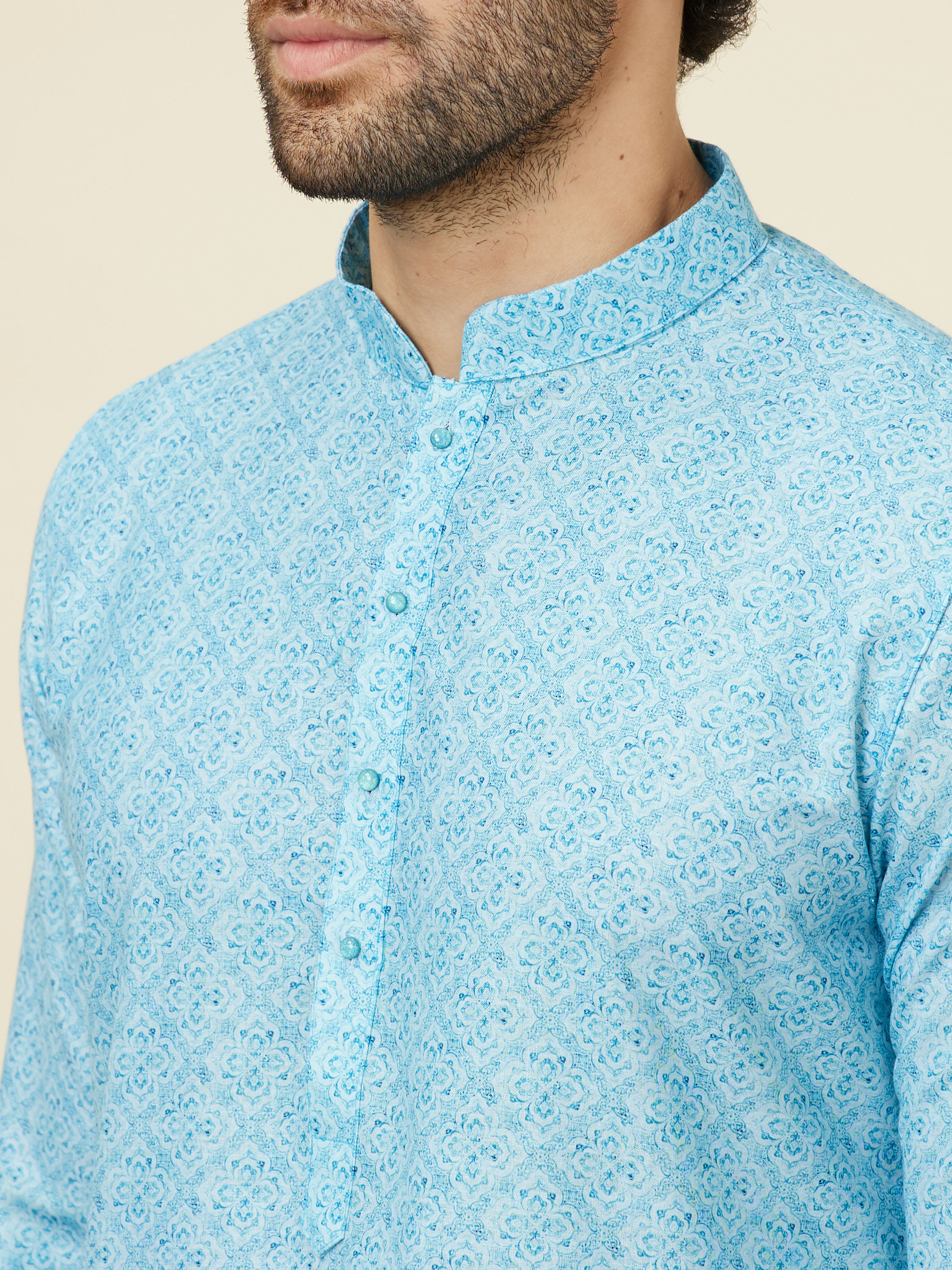 Manyavar Men Azure Blue Trellis Patterned Ombre Dyed Kurta