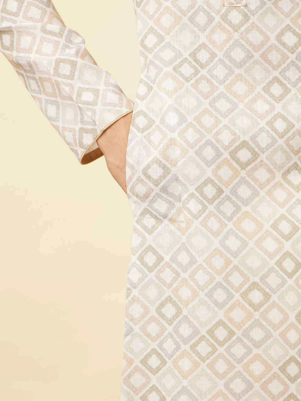 Manyavar Men Bright White Diamond Printed Kurta