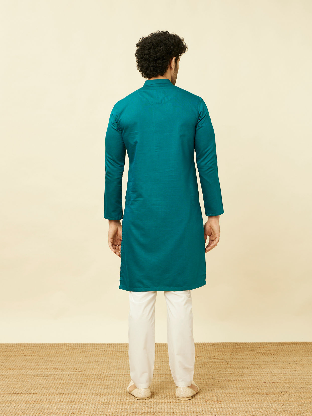 alt message - Manyavar Men Teal Green Classic Bandhgala Kurta image number 4