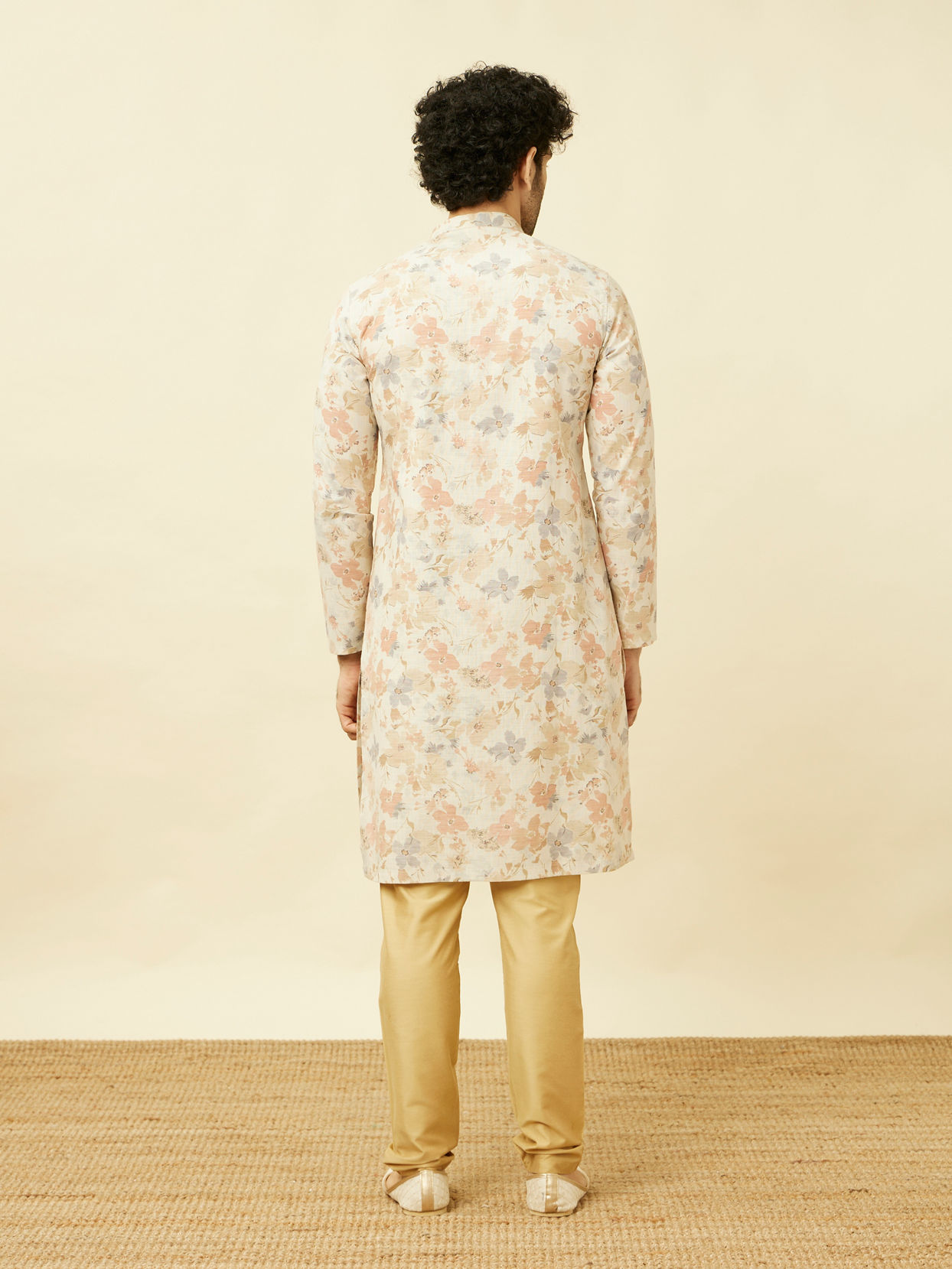 alt message - Manyavar Men Pearled Ivory White Floral Printed Kurta image number 4