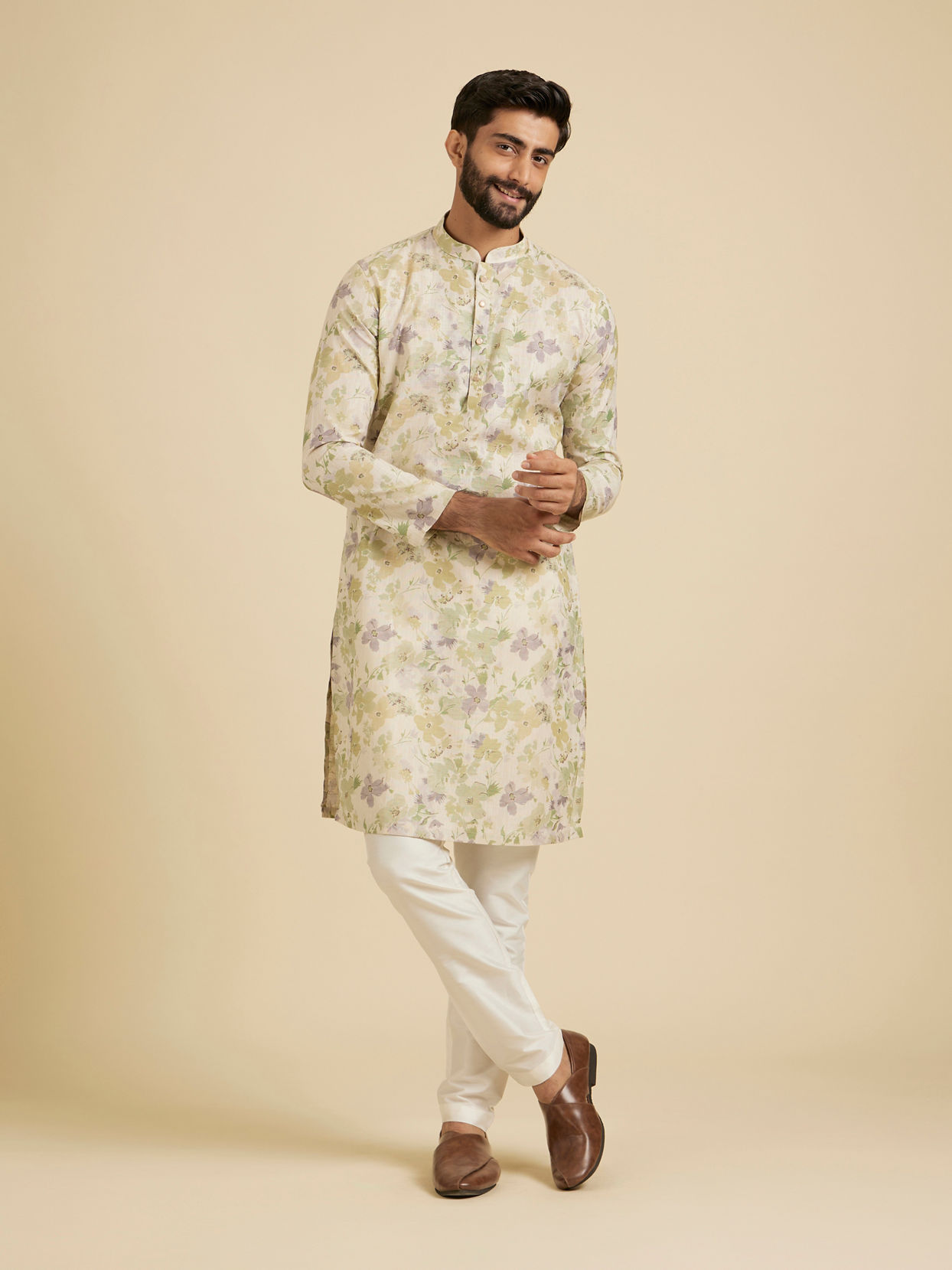 Manyavar Men Elegant Light Mid Green Kurta image number 2