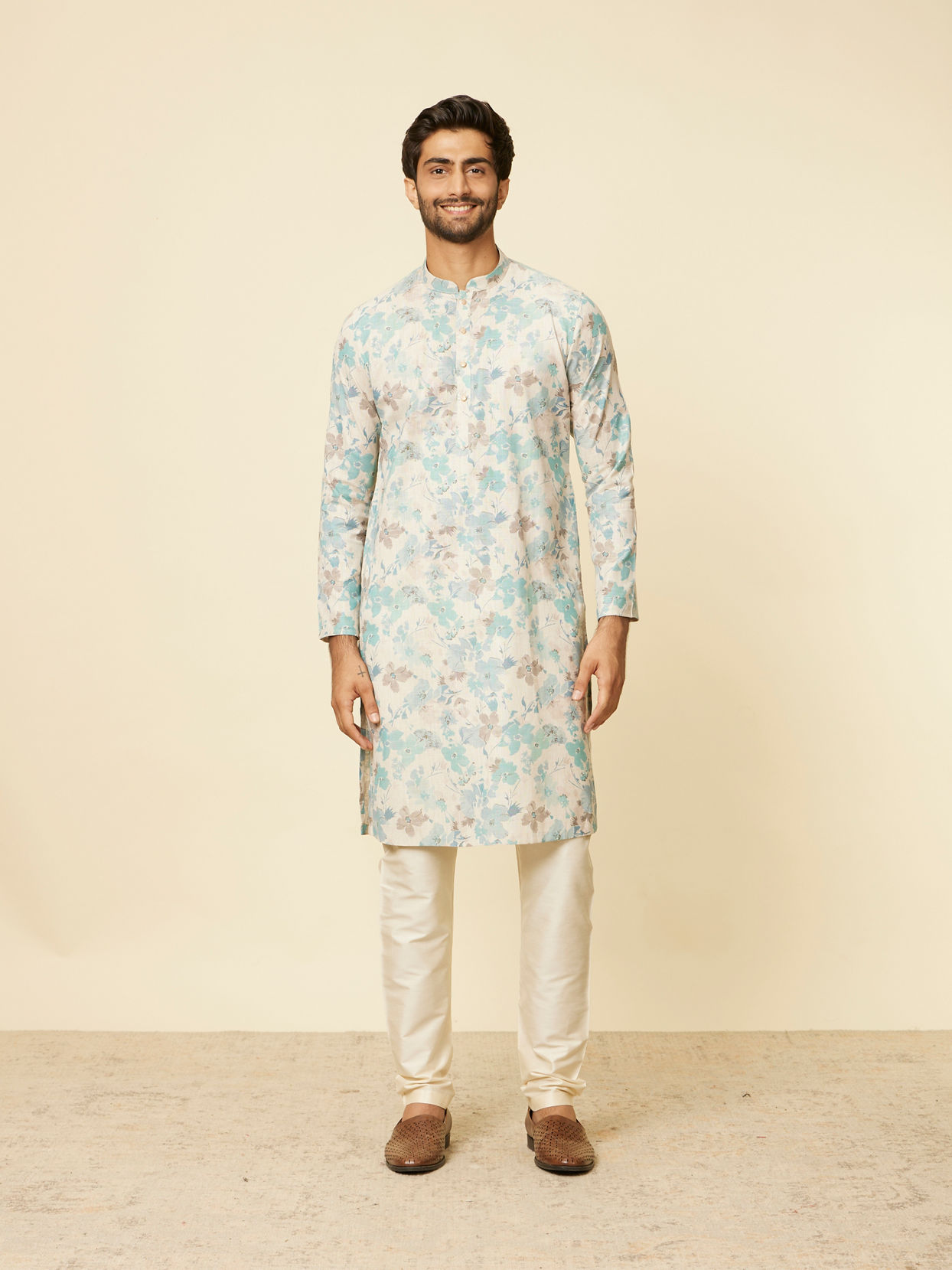 alt message - Manyavar Men Aqua Green Floral Printed Kurta image number 2