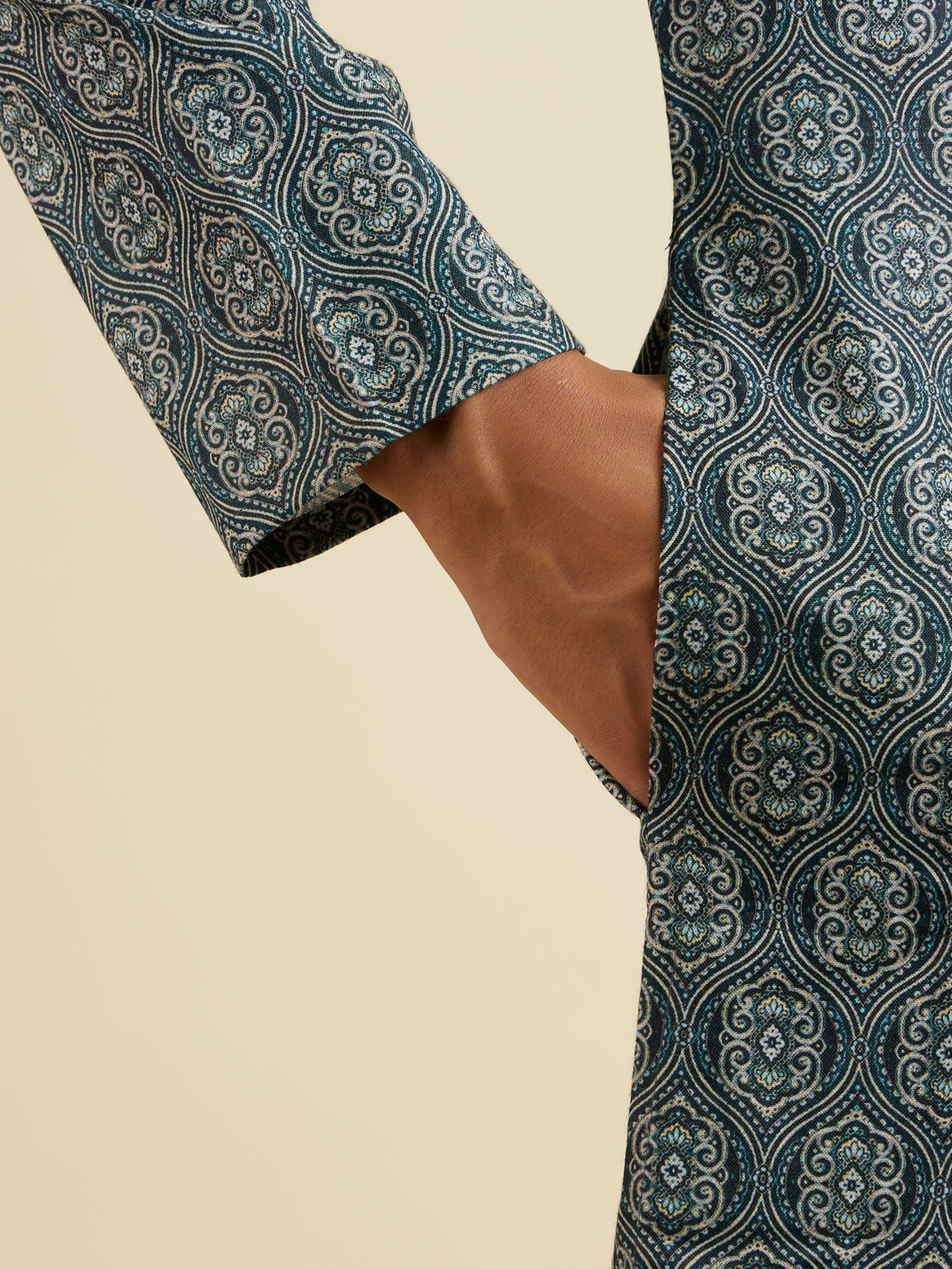 Manyavar Men Dark Green Ogee Patterned Kurta