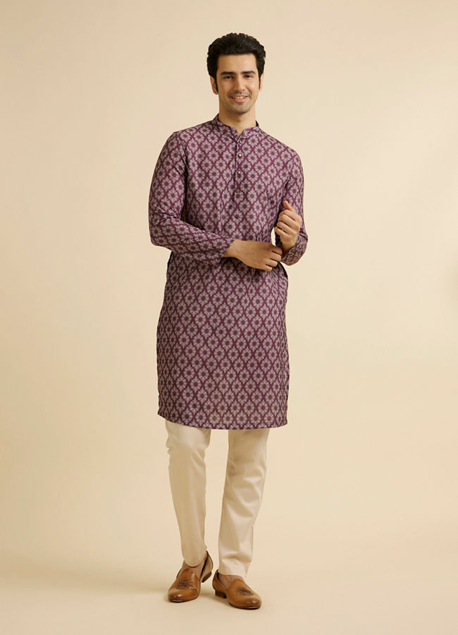 alt message - Manyavar Men Wine Jaal and Medallion Patterned Kurta image number 2