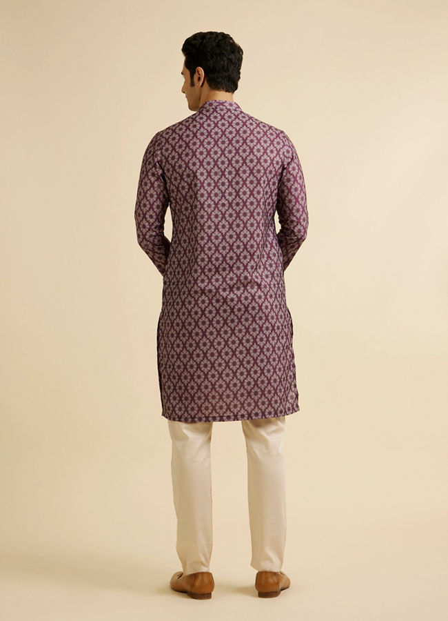 alt message - Manyavar Men Wine Jaal and Medallion Patterned Kurta image number 4