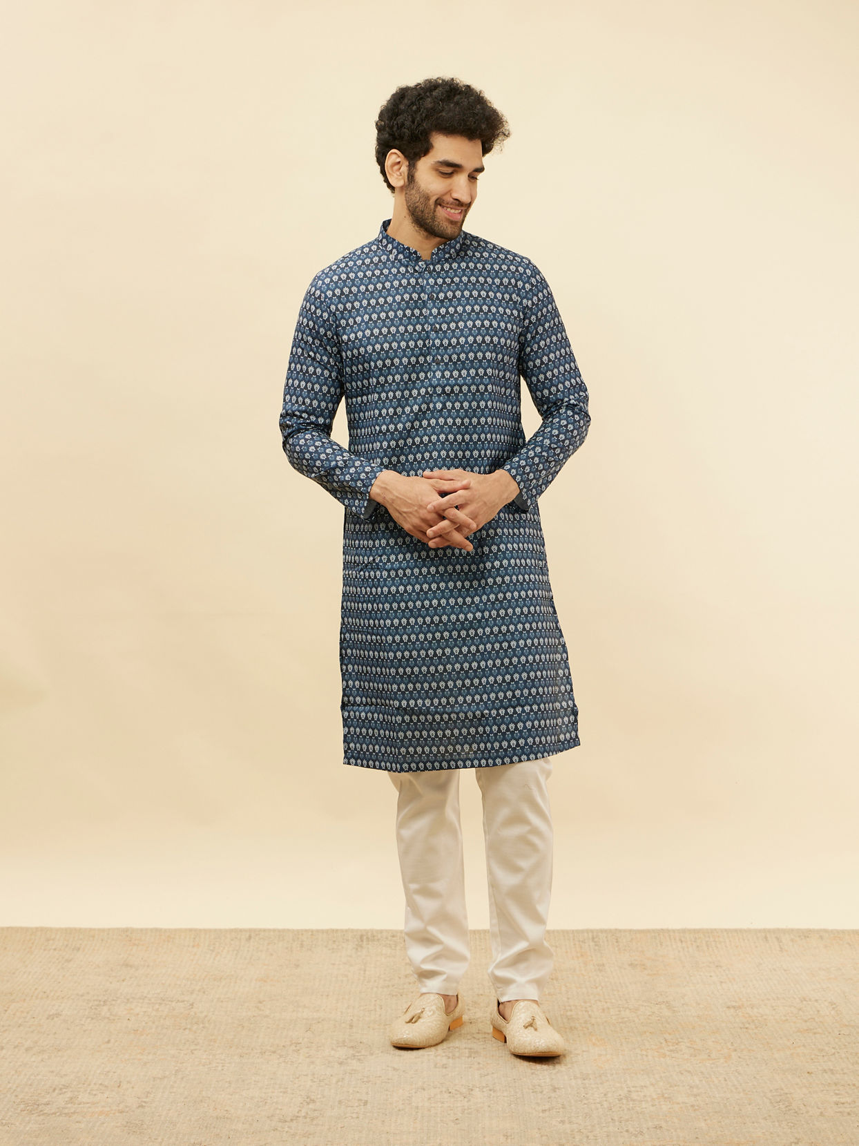 alt message - Manyavar Men Deep Blue Floral Buta Printed Kurta image number 2