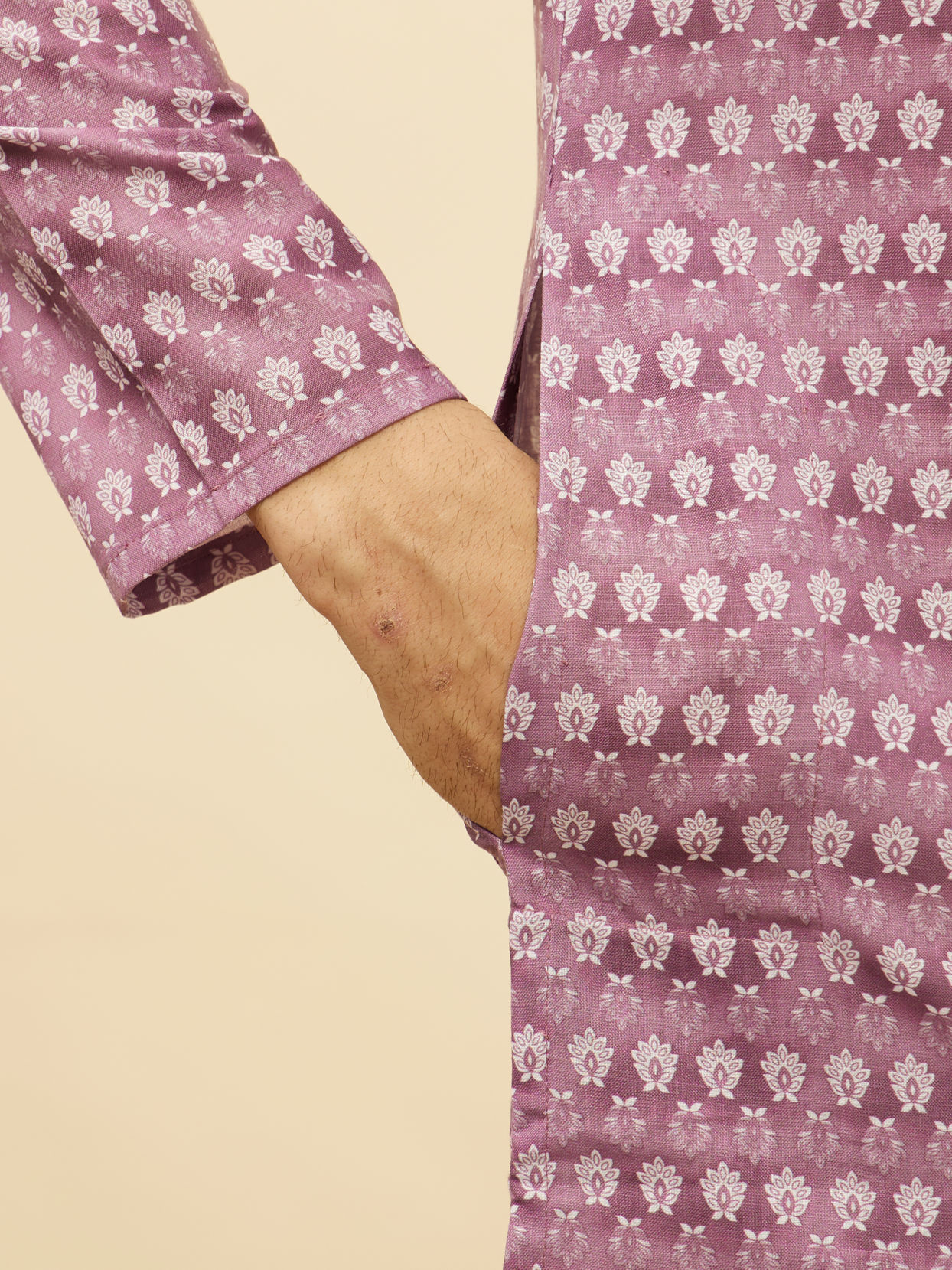 alt message - Manyavar Men Lilac Purple Floral Buta Printed Kurta image number 3