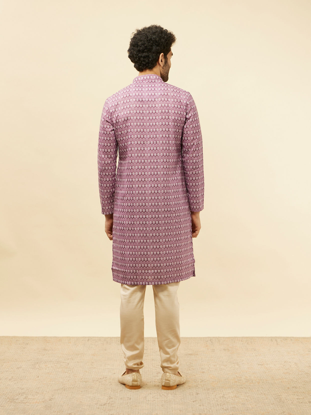 alt message - Manyavar Men Lilac Purple Floral Buta Printed Kurta image number 4