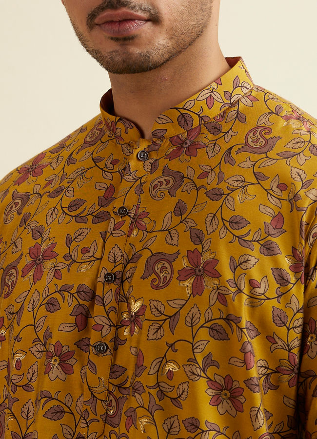 alt message - Manyavar Men Mustard Yellow Bel Buti Printed Kurta image number 1