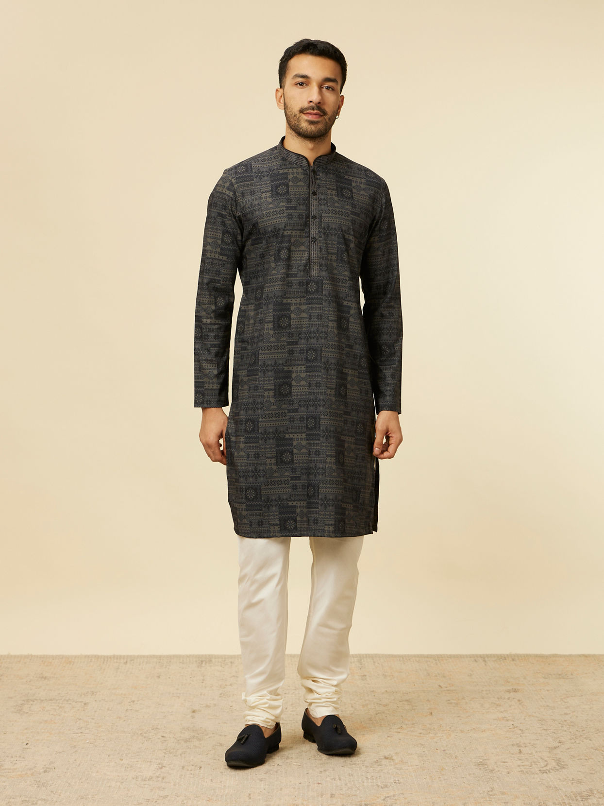 alt message - Manyavar Men Dark Grey Aztec Printed Kurta image number 2