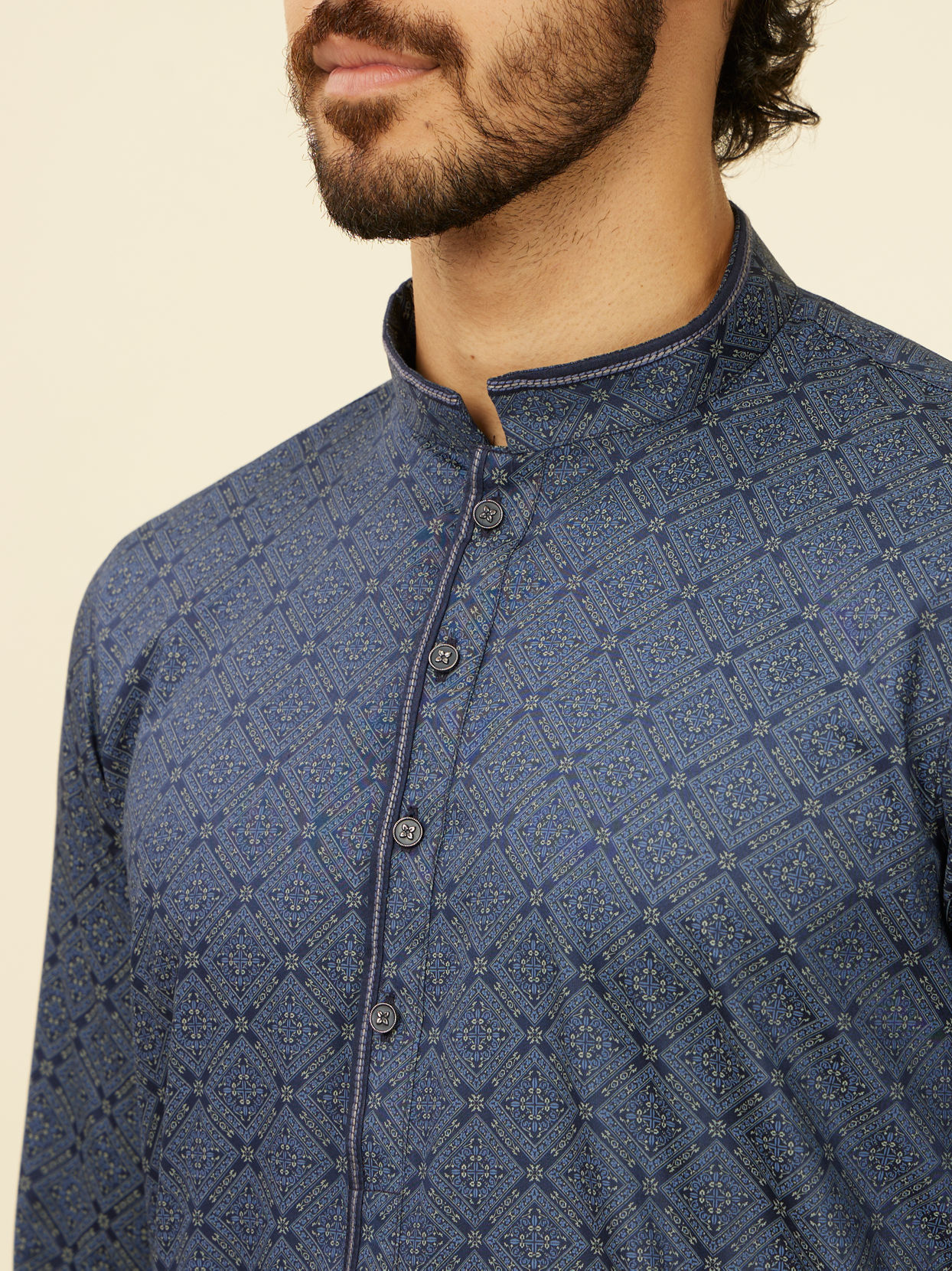 alt message - Manyavar Men Dark Blue Harlequin Patterned Kurta image number 1