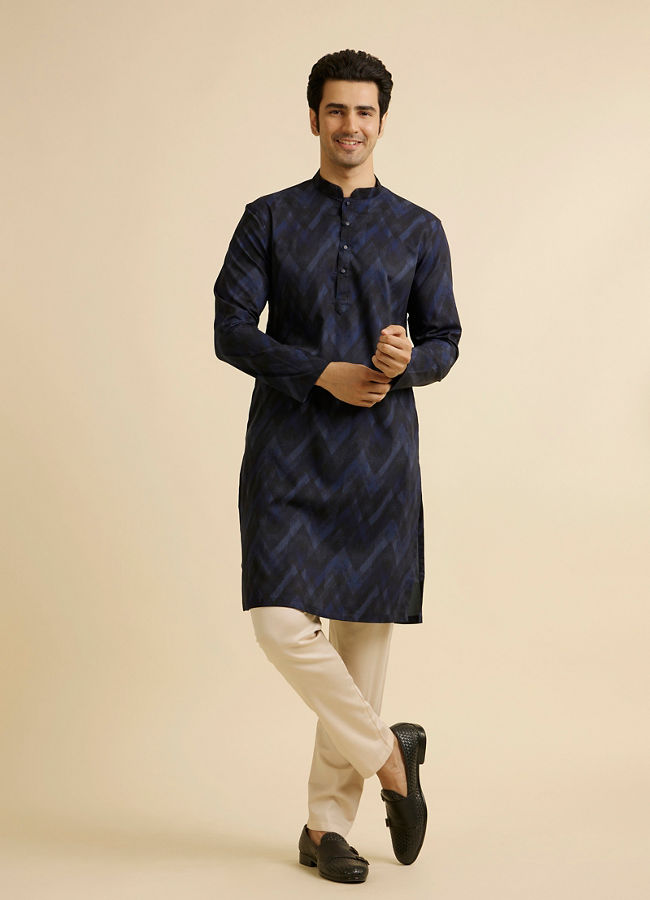 alt message - Manyavar Men Dark Blue Chevron Printed Kurta image number 2